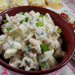 Салат Незнайомка з квасолею та курятиною