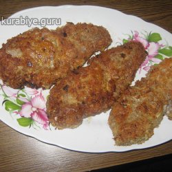 Свиная котлета на косточке в ореховой панировке