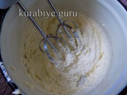 Вишневий кекс з маком