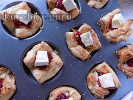 Закусочные корзинки с курицей и клюквенным джемом