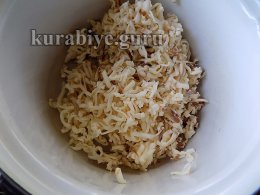Салат Сандра з ковбасним сиром