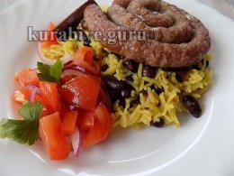 Пряный рис с фасолью можно подать как гарнир к мясу