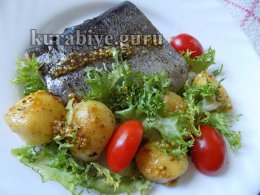 Лосось запечённый с картофелем в медово-горчичном соусе 