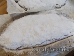 Сирний штолен (Quarkstollen) на дріжджах