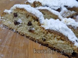 Сирний штолен (Quarkstollen) на дріжджах