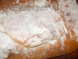 Куряча відбивна з яблучним салатом