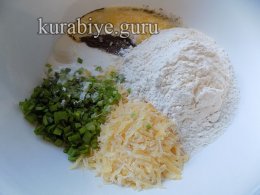 Сирне печиво з зеленою цибулею
