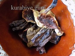 Борщ буряковий з грибними вушками 