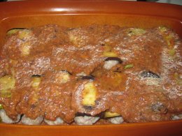 Рулетики з баклажанів з м'ясом і рисом