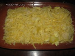 посыпаем тёртым сыром