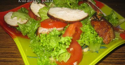 Оригинальный салат с курицей и зеленью
