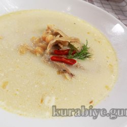 Суп з куркою та білою квасолею